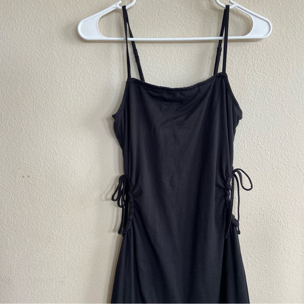 Trendy Hollister black dress